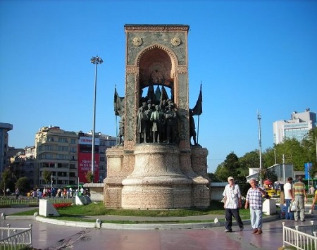 %name میدان تکسیم؛ معروف ترین و توریستی ترین مرکز شهر