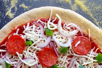 نکته هایی برای پخت پیتزا در خانه, راههای جلوگیری از خشک شدن خمیر پیتزا در فر