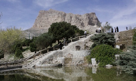 جاهای دیدنی اصفهان کوه صفه, عکس اصفهان از کوه صفه, دسترسی به کوه صفه